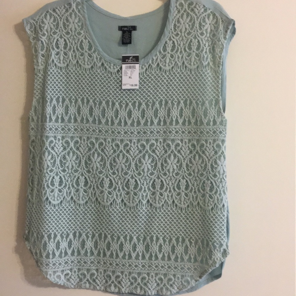 NWT mint in color sleeveless blouse.